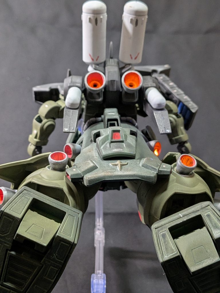 背面。バーニア盛々です。バーニア内部はDspiaeの蛍光ペンで塗装してます。