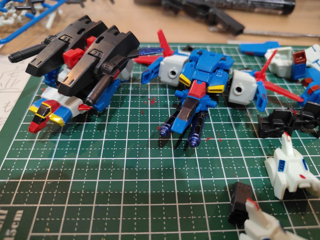 まず、飛行機モード付属のシールつけてますが、微妙なチープさが出てしまいました