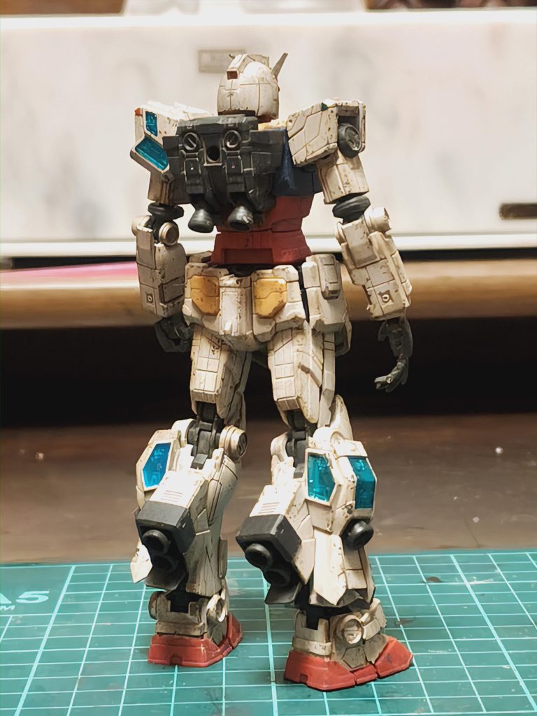 全体像を前後で。なかなかボロい感じが出てしまってますね。