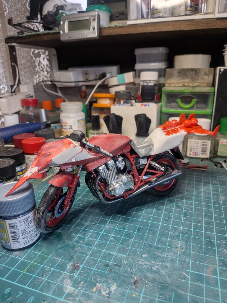 後ろが出っ張り過ぎてしまい作り直し