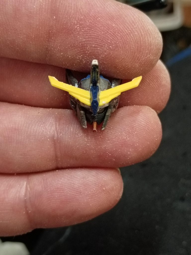 セットには別のVフィンが付属していたので、見た目を良くするためにプラスチックを少し取り除きました。