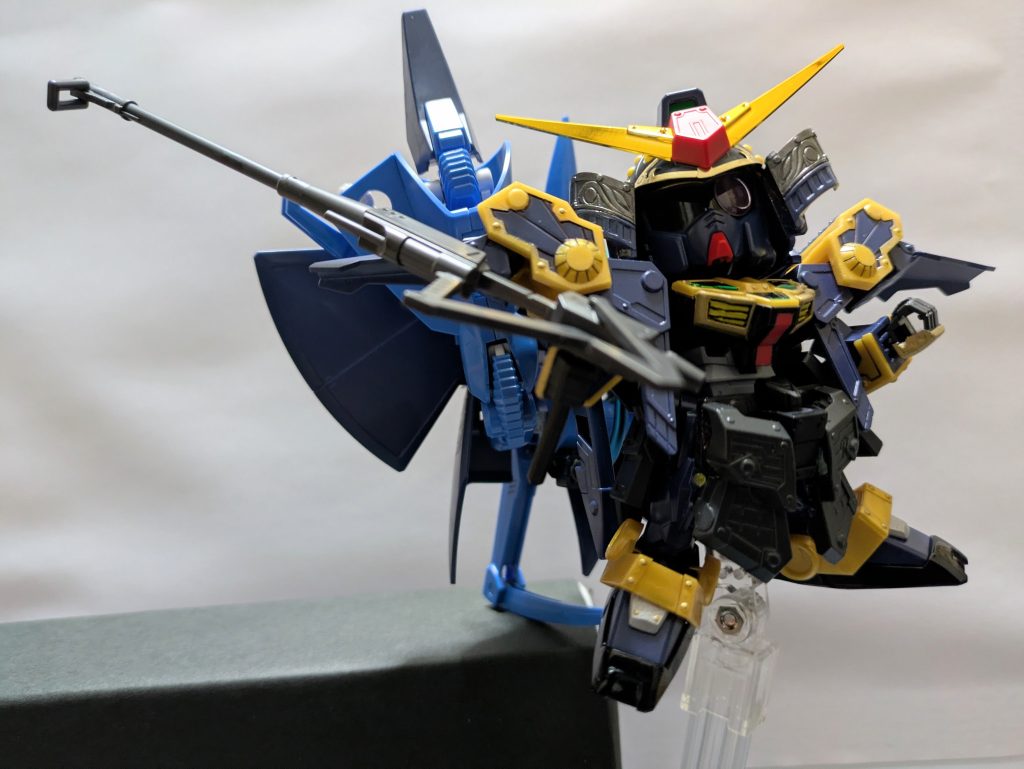 マスクをはずした姿。ハンブラビに寄生されている設定なので逞鍛の意識はなく、瞳もザクのような一つ目に変貌しています。