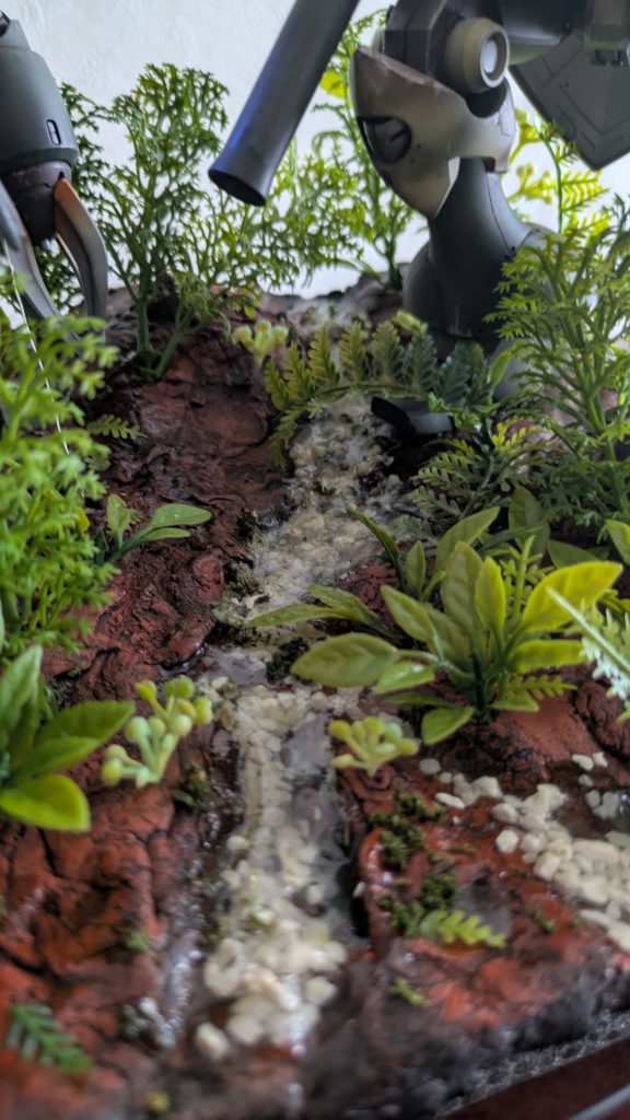 初めての本格的なジオラマで、このレジンで作った川が一番のお気に入りです