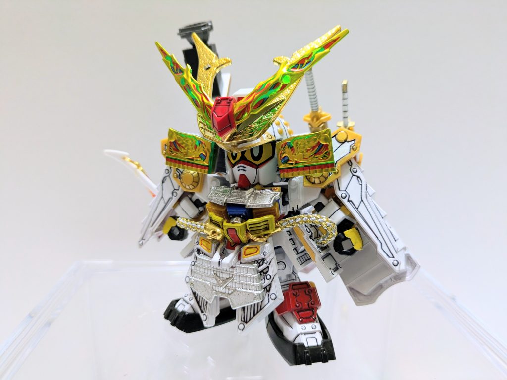 どちらかといえばこちらが今作のメイン企画。パーフェクトガンダムの完全武者化にも挑戦しました。別世界には将頑駄無や全武装頑駄無などがいますが、ベースキット自身が進化しないと本当の意味での再現ではないと考えました。行き当たりばったりでしたが、なかなかの出来栄えに仕上がったと自負しています。