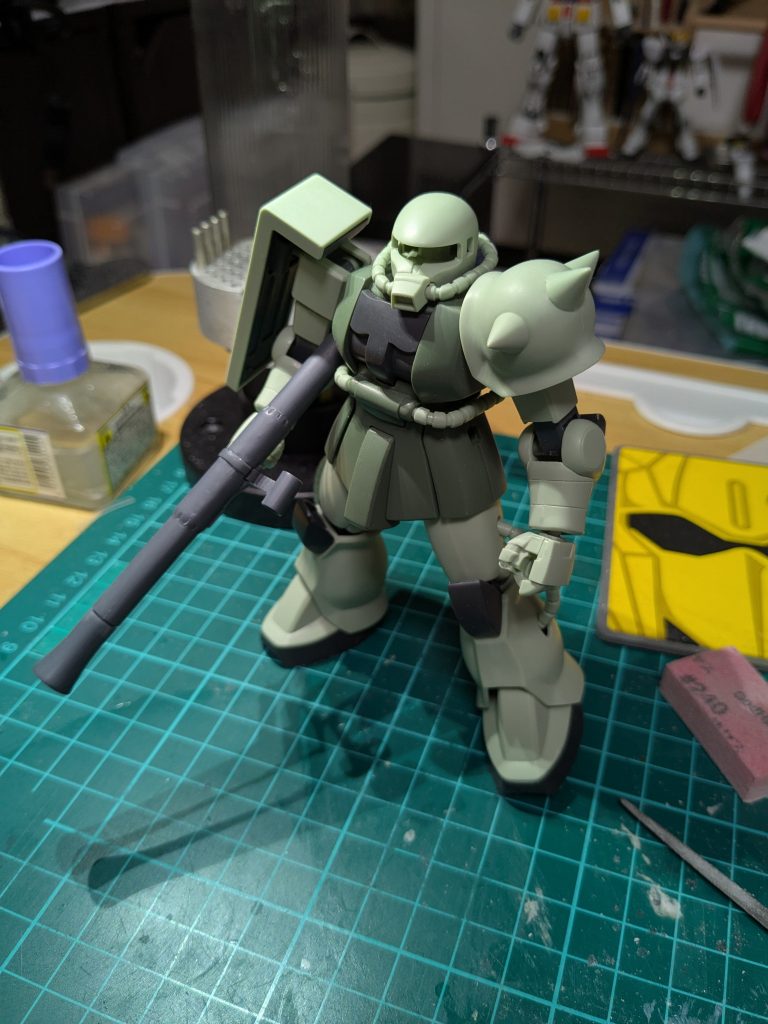 ウェザリング前。合わせ目消しと表面処理。