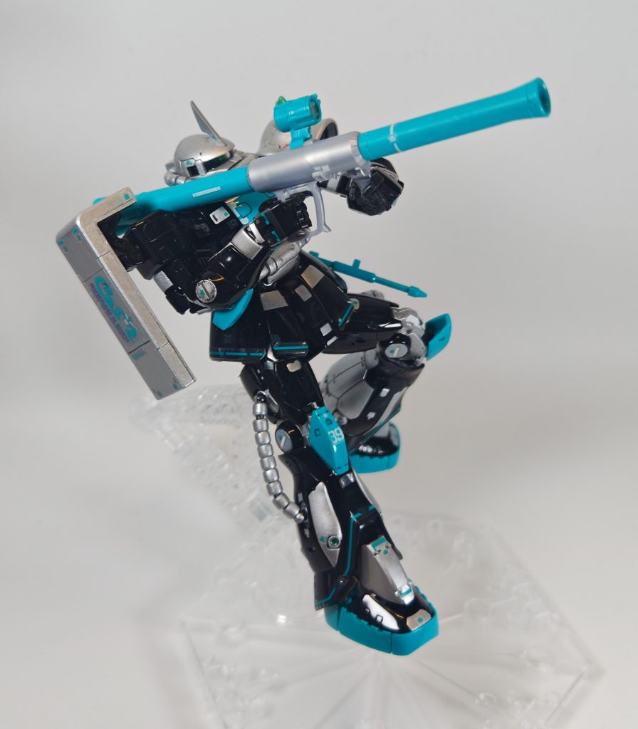 全体に光沢クリアを吹いて全身ピッカピカに。