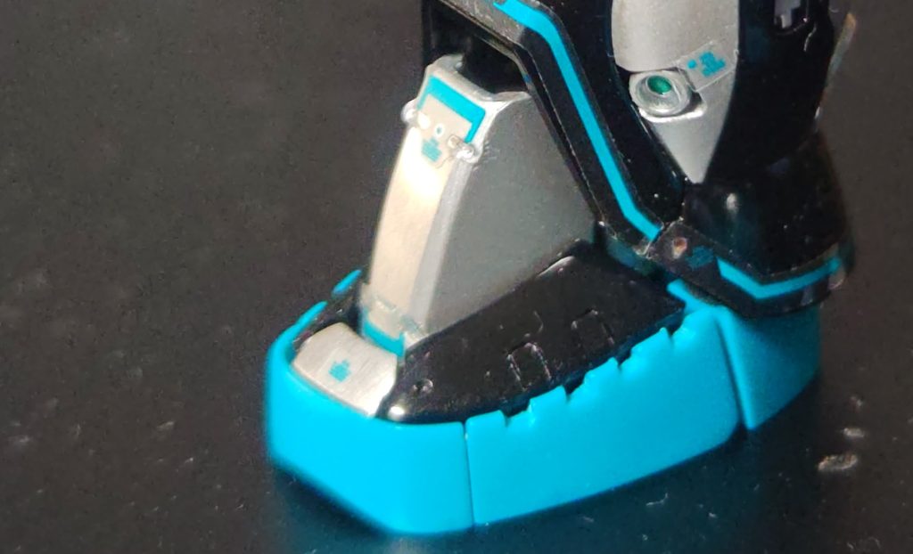 仕上げに再度クリア吹いて、出来るだけシールの段差消ししようと思ってたのにやる気なくなりました…。