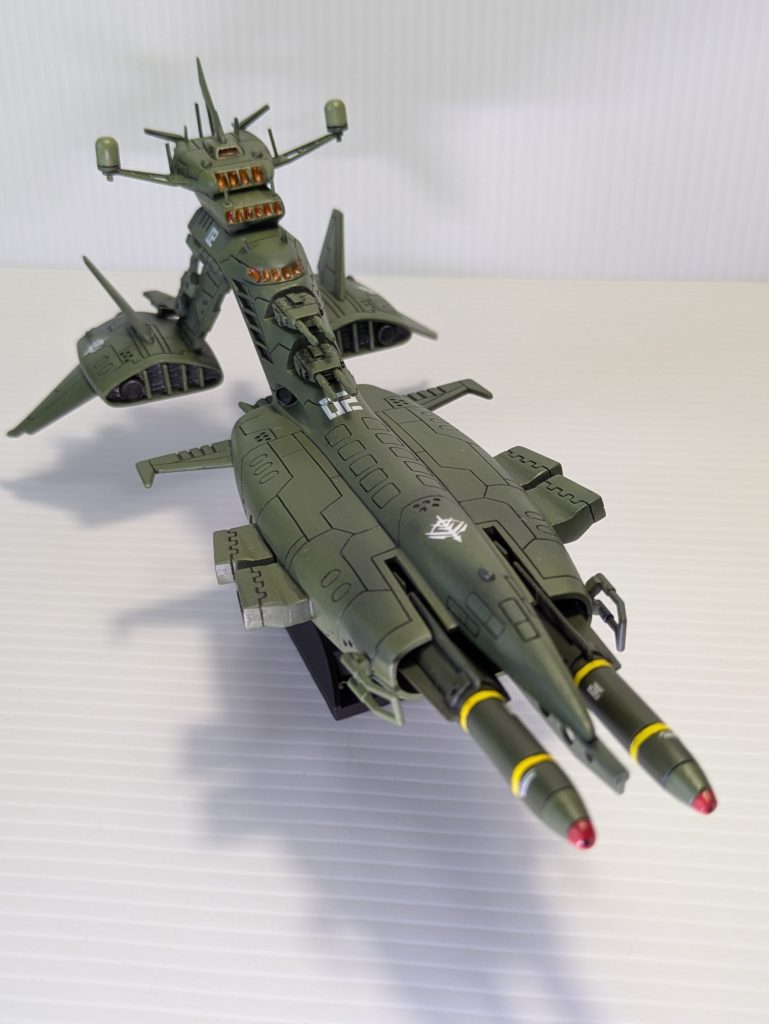 後はジャンクパーツをソレっぽく貼り付けてあります。