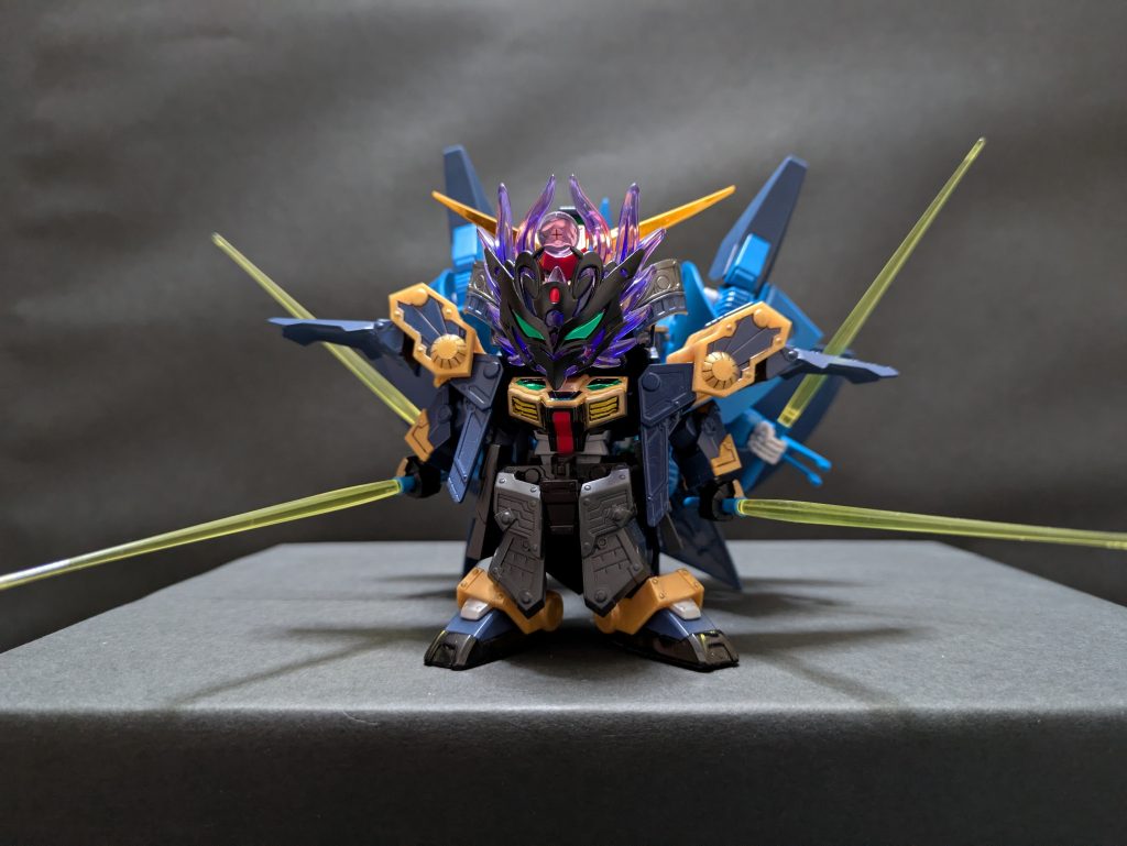 ハンブラビのビーム・サーベルも持たせる事ができます。逞鍛の手の穴に適合したので助かりました。このクリアパーツがいいんです。２体あるのでハンブラビの手にも持たせて豪華に４本持ち！！