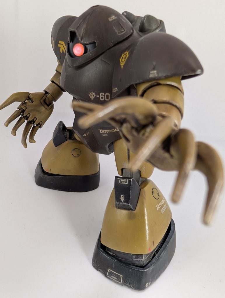 シンプルな機体だからか、写真を撮る構図が僕みたいなセンスのないヤツには難しかったです(gundam-kao10)