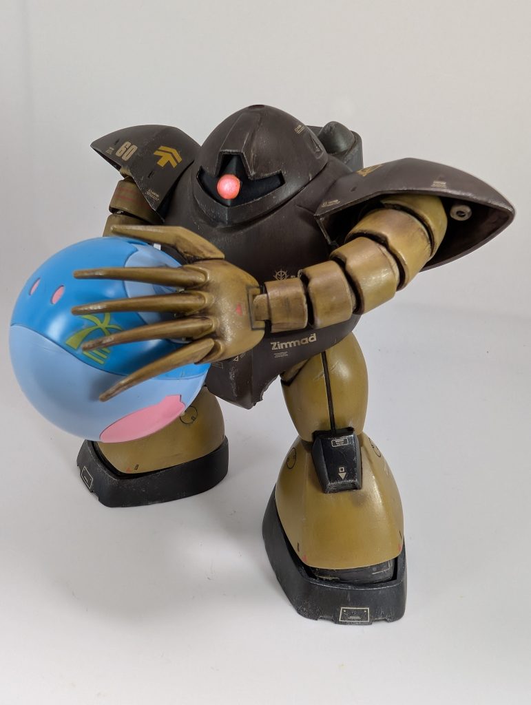 ハイパーハンマーの代わりにハロをキャッチ。これからボーリングするみたいなポーズになっちゃいました(笑)