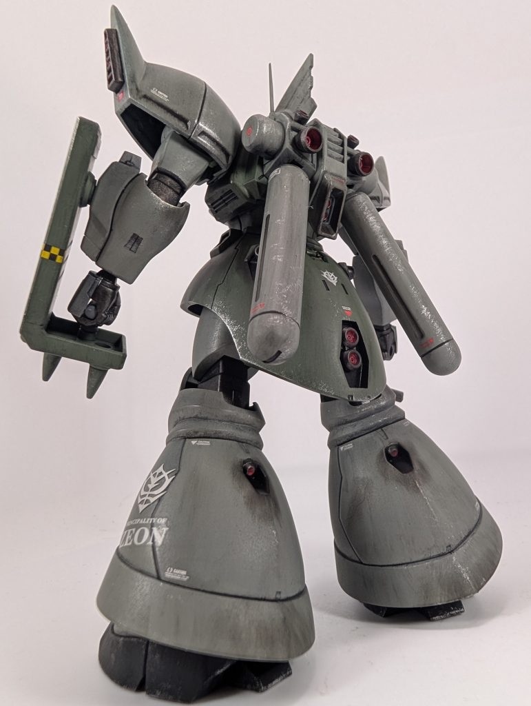 僕の貧相な頭では、背中ってデカール貼る時にイメージが湧きにくい(笑)