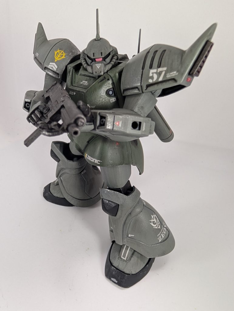 ゲルググマリーネさん、可動域があまりよろしく無いんですね(zaku-kao4)それでもやっぱりゲルググはカッコいいですね(zaku-kao6)