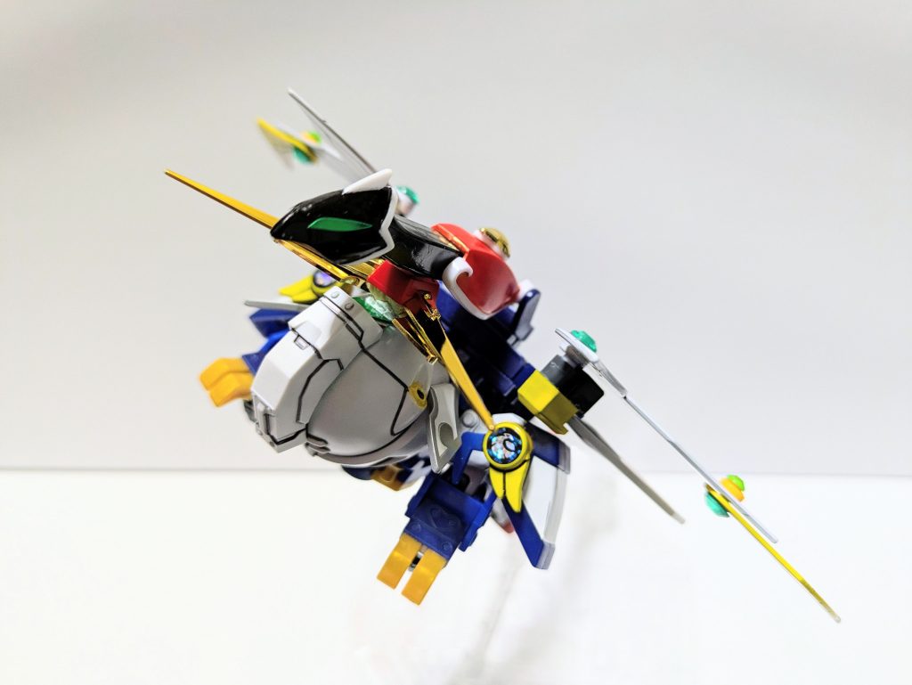 「何だあれは…!? 鳥か!?」