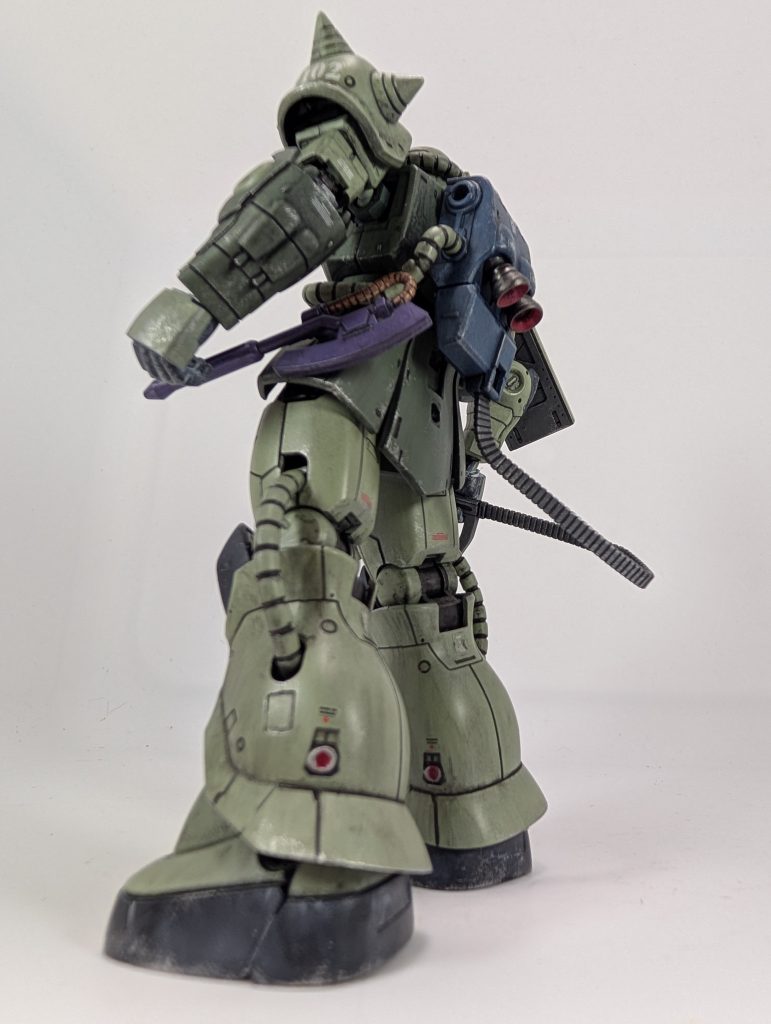 今回は珍しくヒートホークも腰に装備してます(zaku-kao5)