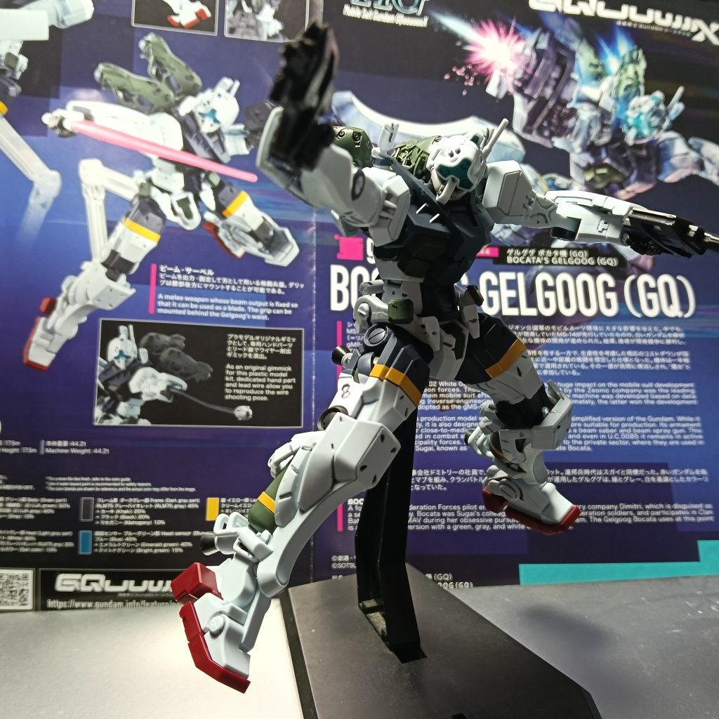 オリジナルジムでも二丁持ちは以外にもやった事なかった…てかシールドがあったからやらなかったのか?このゲルググ、シールドも小型だから出来る多彩な表現力