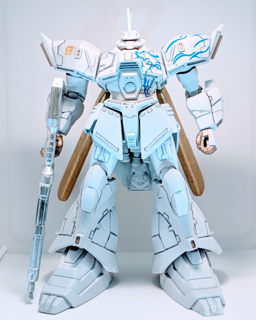 色味と肩口の波模様は、GUNDAM WEAPONSのゲルググ巻に載っていたアトリエ彩・大祐さんの作品オマージュです