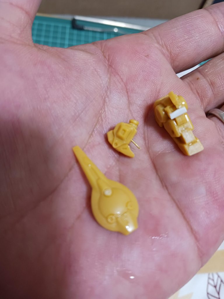 塗装しやすいようにパーツ分割