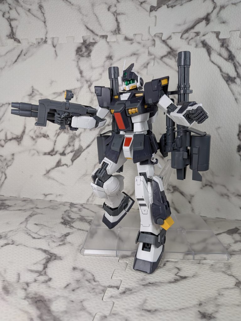 塗装は考えてませんが、まぁ後でやるとすれば武器をガンメタに塗装するくらいですかね