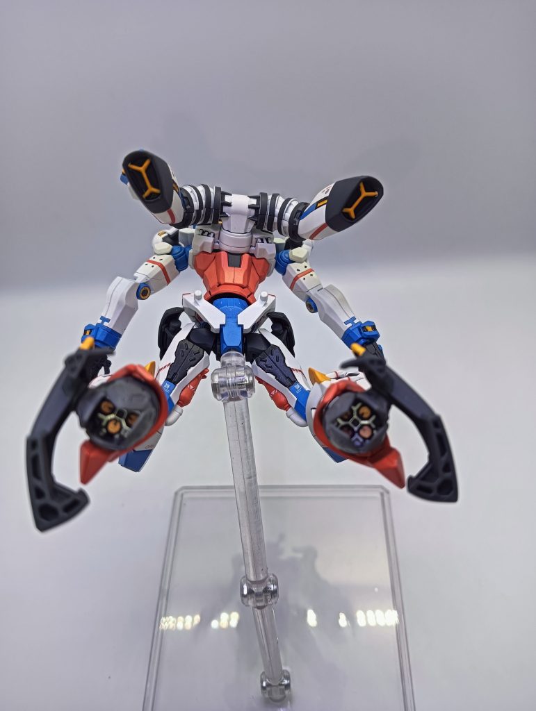 スラスター部は設定画にあるブルーラインをスジ彫りと塗装で追加してます!あとの細かい所は筆塗りです!マスキング地獄を味わいました😭