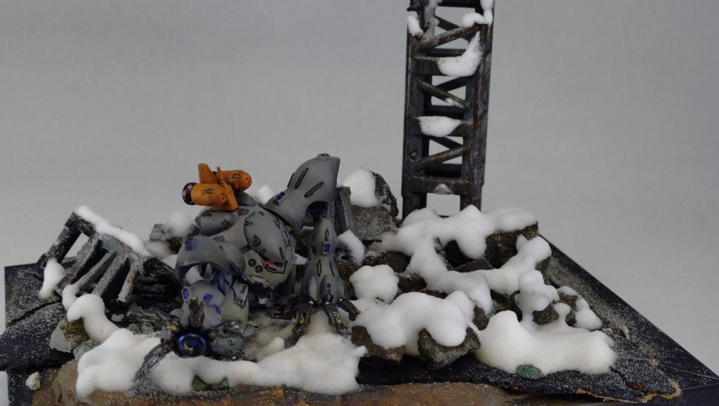 100均で素材が揃うのもいいですね！初挑戦のハードルをガッツリ下げてくれます！ありがとう100均！というわけで、おじさんのジオラマ初挑戦でした。お目汚し失礼しました！