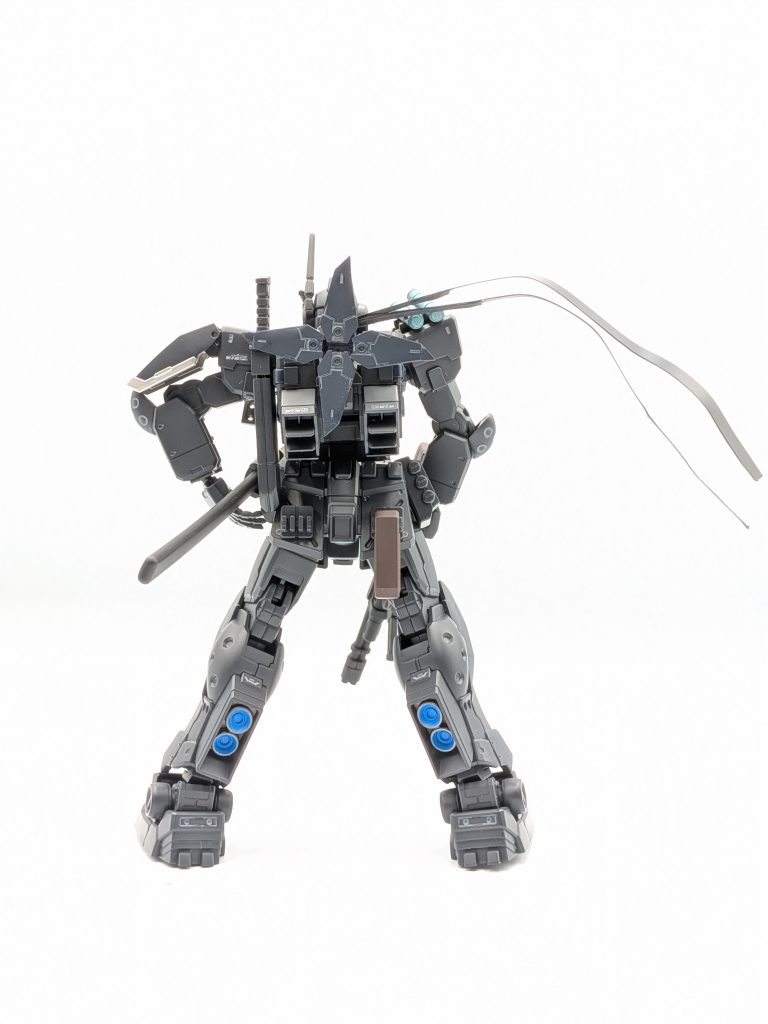 帯のようなものがあった方が良いかなと思い、クリアファイルを切って塗装しました