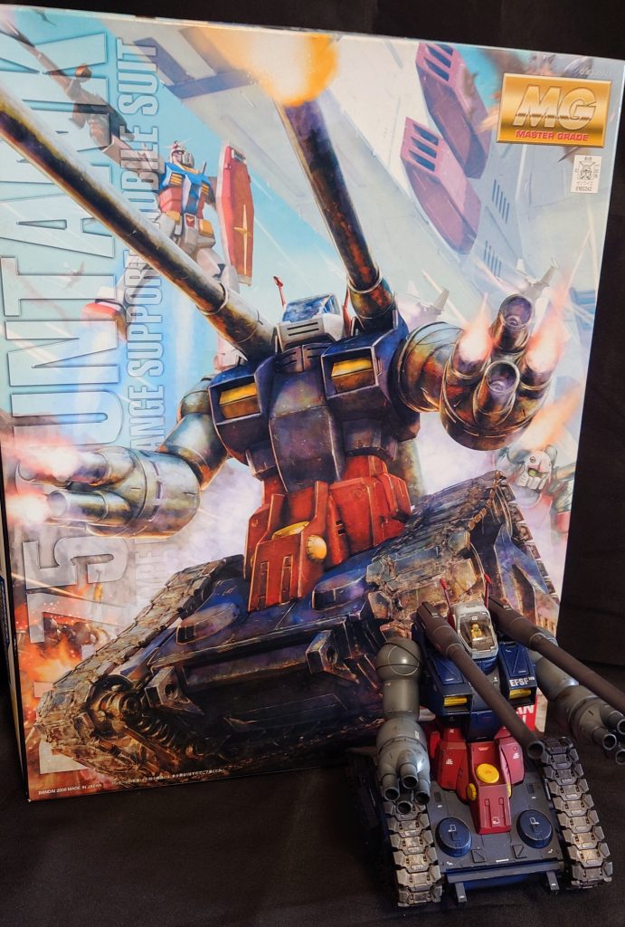 1/100 MGガンタンク 　言わずもがな出来の良いガンタンクです。個人的には内部のコア・ファイターがお気に入り♪