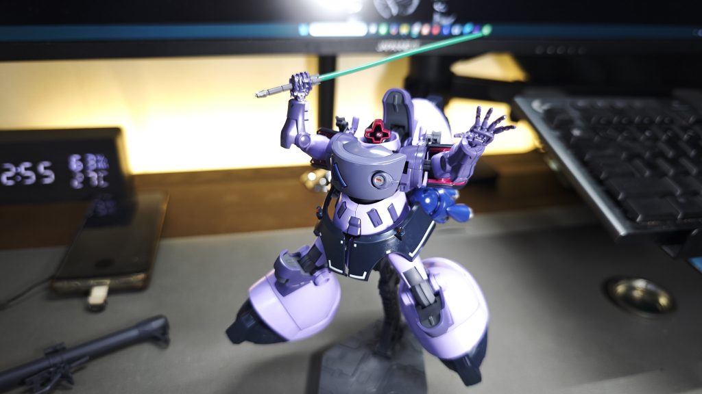 カメラアイはレジンで盛って立体感つけてます。