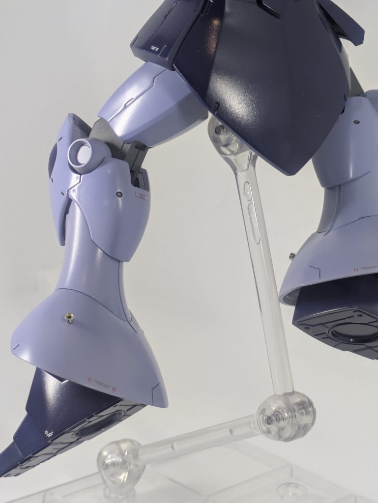 メタルパーツはこちら。塗装前はちゃんと埋まったのに、塗膜分でハマらなくなりました笑諦めて、飛び出ているモノということにします。