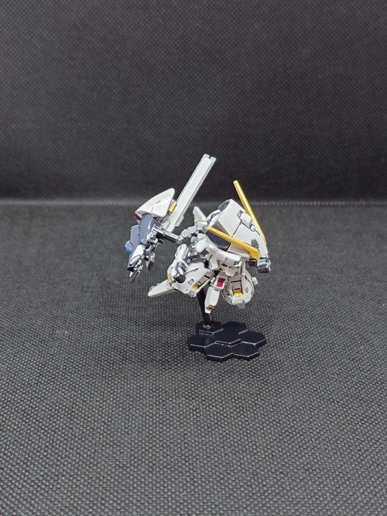 ファレホは塗膜が弱く、組み立て中に塗装が剥がれる、塗り直しての繰り返しで大変でした(⁠˘⁠･⁠_⁠･⁠˘⁠)