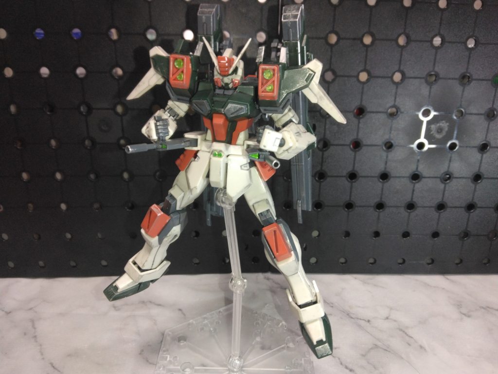 以前のバスターの射撃ポーズから比べたら、ライトニングバスターの射撃ポーズは少し小さくなりました。