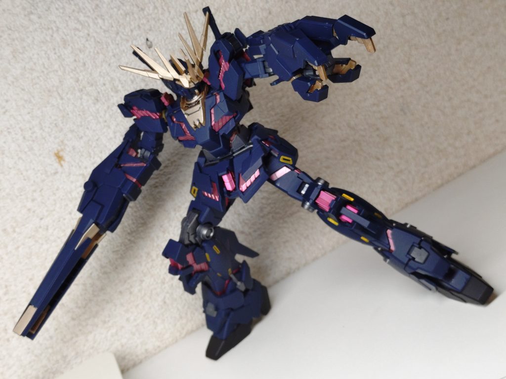 RG作った直後だから余計に感じるけど、このHGくらいのが色々と安心感があるね。複雑な関節機構だと、とにかく破損が恐い…。