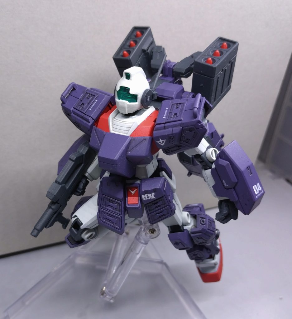 ポージング集かなりゴテゴテした機体ですが、実はかなり動けます。しかし今回は台座付きの写真が多いですが、それもそのはず、バックパックが重すぎてほとんど自立できないのです。