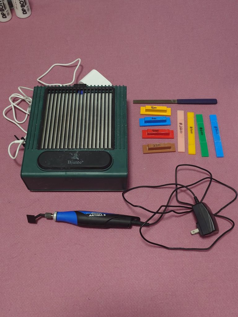 続いてゲート処理。サラリーマンは時間が足りないのでアルティマ5は必須アイテムだよね~。ちなみに緑の機械は削りカスを吸い込む機械、これ無いと作業台が埃だらけになるからね。