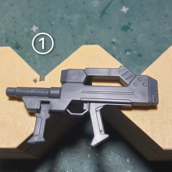 ①をベースにして………ジャンクパーツを使って②を作りましたもうちょっとなにかパーツを付けるかもしれません （2枚目）