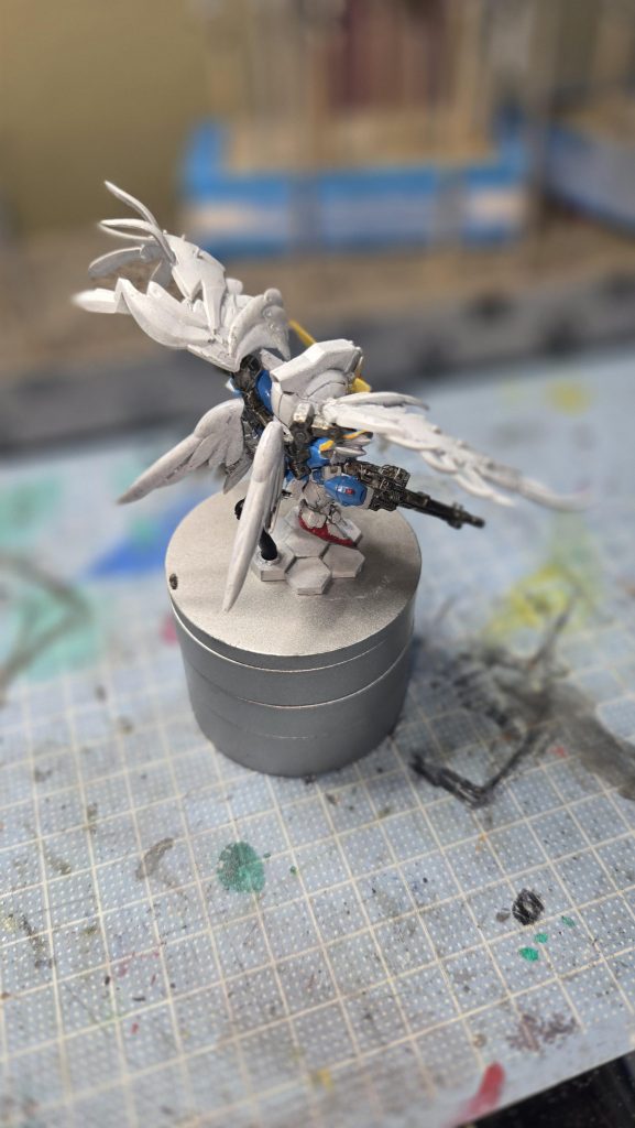 スポンジ塗装の効果で羽根は良い感に塗れた思います😊