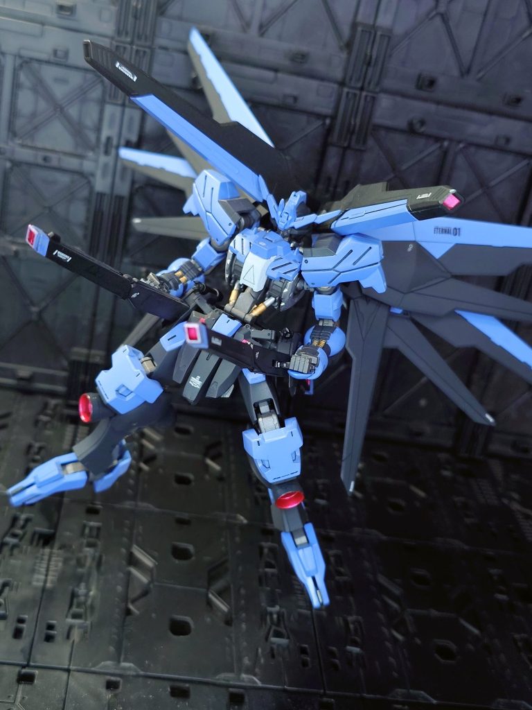 アスラン『キラ、この間見つけたオーパーツのことで話があるんだが、、、っておい、なんだその仮面は?』キラ『僕はキラじゃない。僕はヴィダールだ。』アスラン『(またなにかこじらせてるのか?)ただでさえベルト服のセンスがおかしいって言われているのにそんな仮面なんかつけて。さっさと捨てろ!』キラ『うるさい!どうしてみんな分かってくれないんだ!あの服も、この仮面だって、カッコいいじゃないか!』アスラン『捨てろ!!』キラ『イヤだ!どうしてもって言うなら、僕が君を討つ!!』アスラン『この、バカヤロー!!』