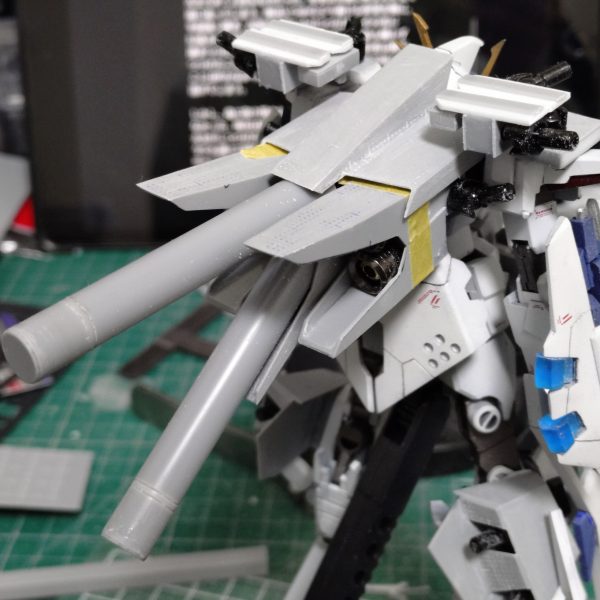 アルゴスユニットの骨組みができました〜。最近あんまりギミック入れてなかったんで今回、実はモリモリにしてます💪こっから肩装甲と武器を作っていきます。11月末の締切には間に合いそうかな😁（3枚目）