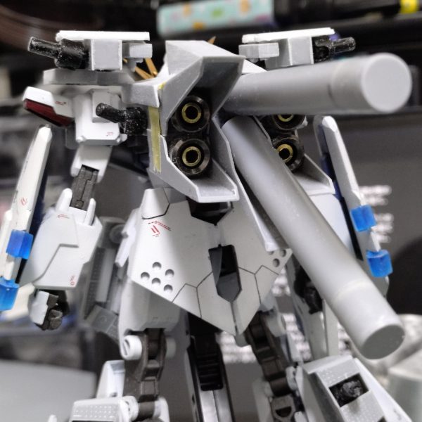 アルゴスユニットの骨組みができました〜。最近あんまりギミック入れてなかったんで今回、実はモリモリにしてます💪こっから肩装甲と武器を作っていきます。11月末の締切には間に合いそうかな😁（4枚目）