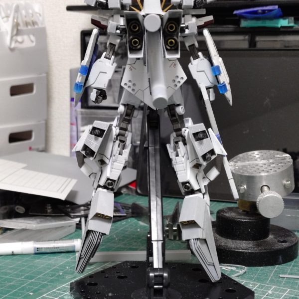 アルゴスユニットの骨組みができました〜。最近あんまりギミック入れてなかったんで今回、実はモリモリにしてます💪こっから肩装甲と武器を作っていきます。11月末の締切には間に合いそうかな😁（2枚目）