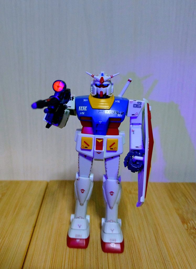 ザクに穴空ける兵器。此方もGフレームより拝借、サイズ感良い感じです。ズキューーンッ!!こっちも抜刀後。。。^^;ww