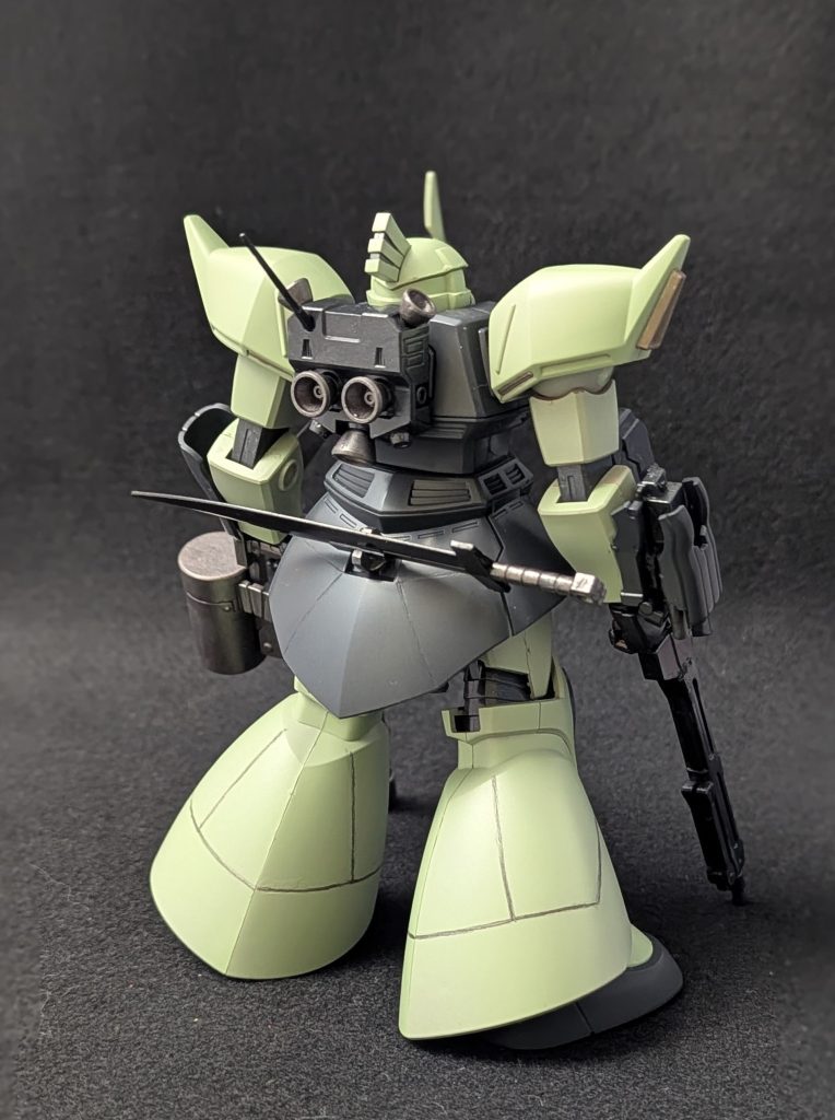 ガトリング砲、腕部3連ランチャー、ヒートソードは行き場のない在庫となっていたものを再利用している