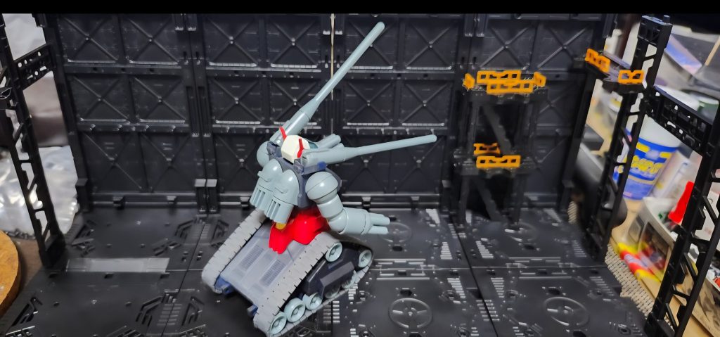 ガンタンクG 計画はv作戦の運用試験とその運用方法の確立も目的としているガンタンク運用方法の構築、特にミノフスキー粒子散布下での超遠距離支援の確立を目指す