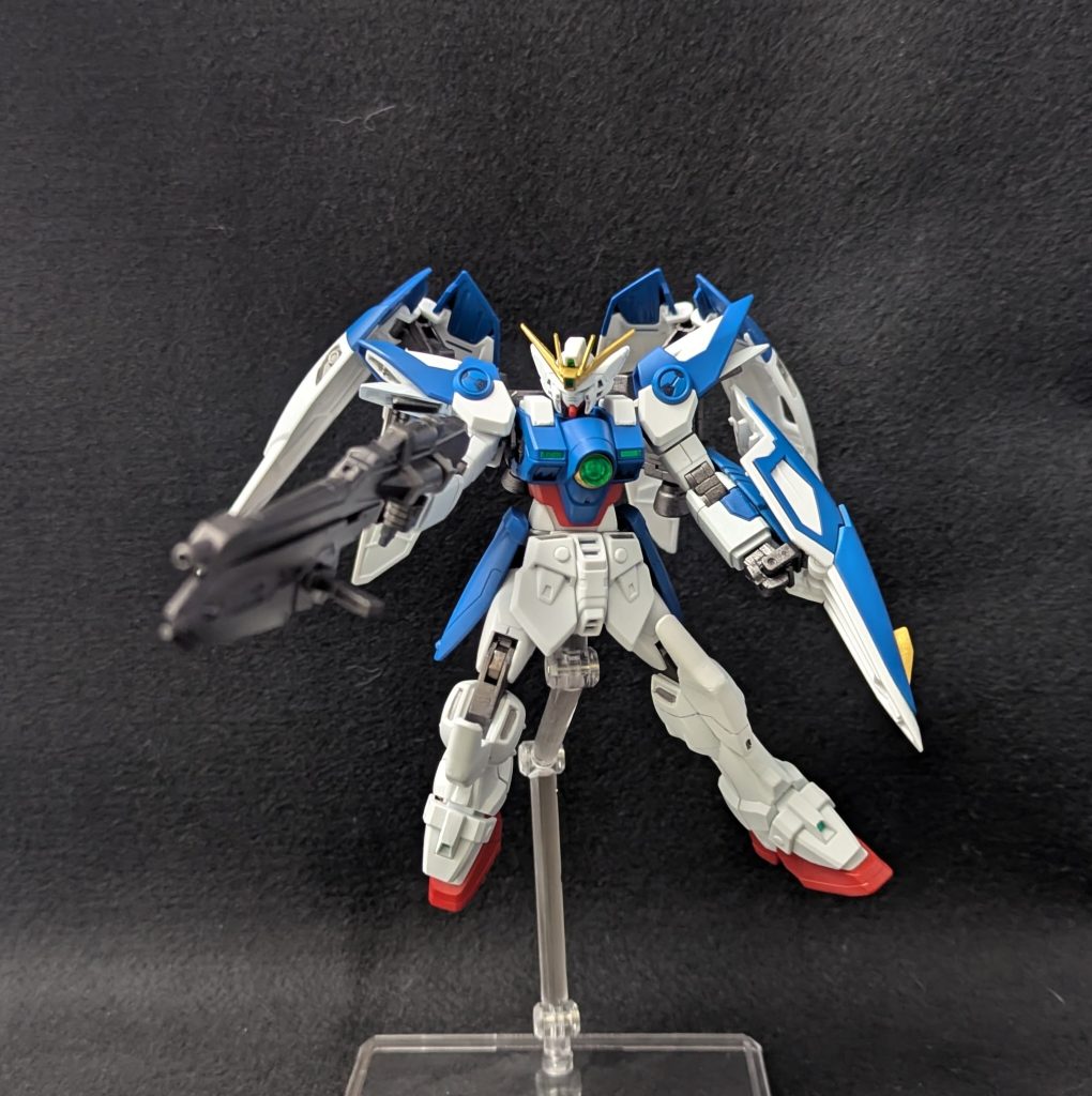 火力重視のバスターライフルと連射性重視のビームライフルを使い分ける事ができるのであらゆる戦局に対応できなおかつ継戦能力も高い