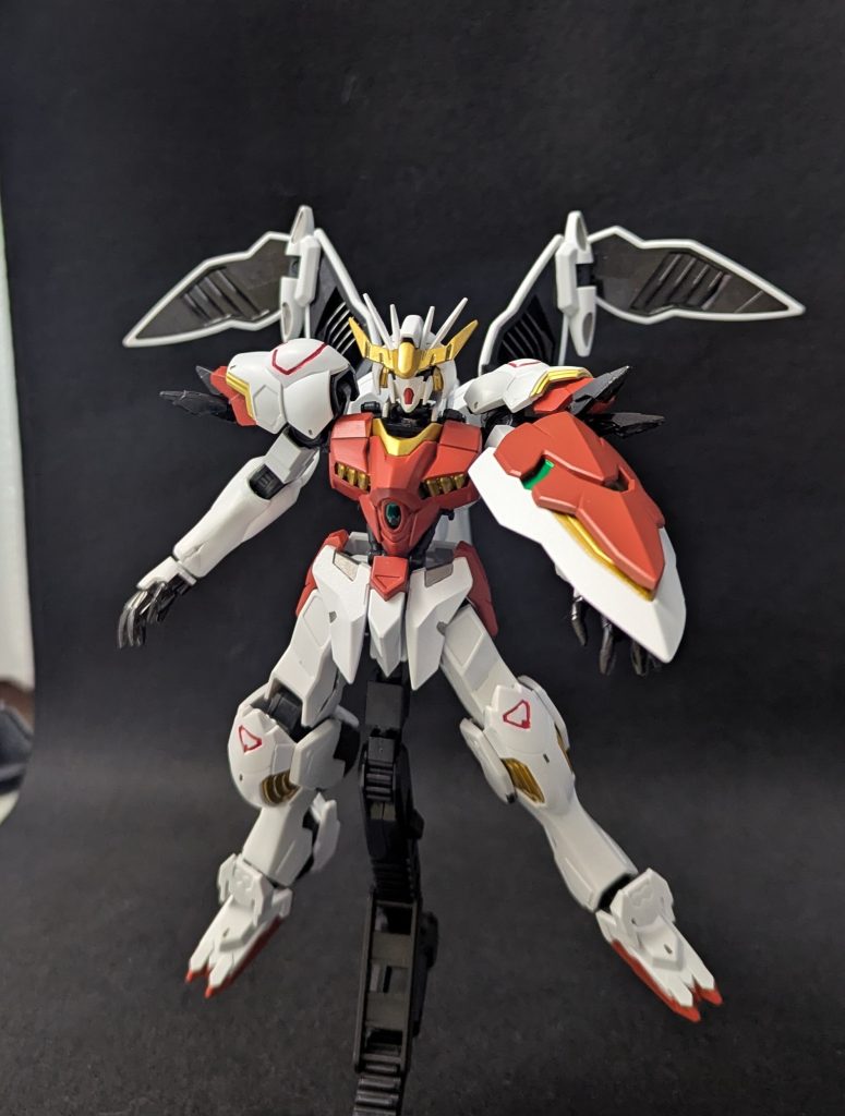 レギルスのシールド内蔵ビットや腹の緑のとこから出るビームバスターがあり意外と武装が多いです