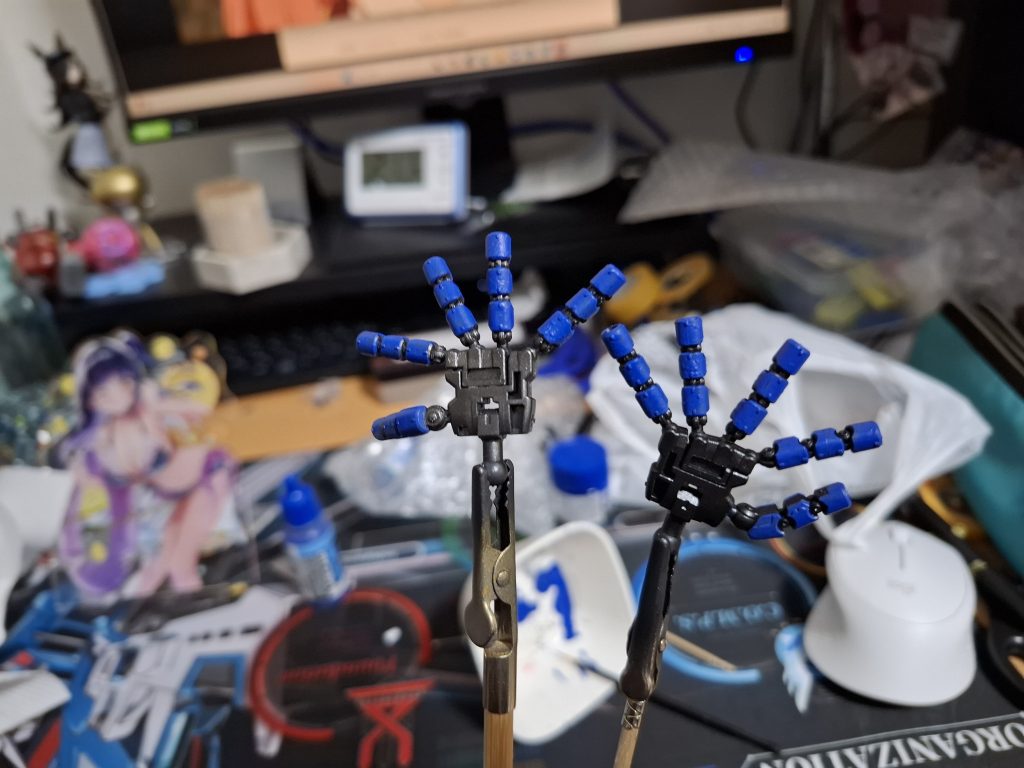 ハンドパーツはファレホで筆塗りです。ファレホ使いやすくて重宝してます。