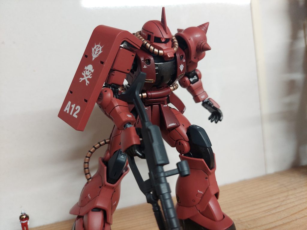 合わせめ消しなど頑張ったが、完成後にパーツを落として、合わせ部分にヒビ入る…