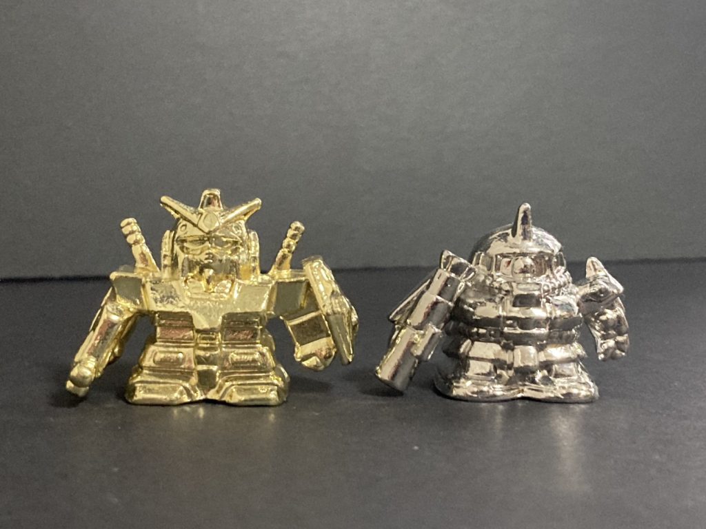 作品名：機動戦士ガンダム　ガシャポン戦士ダイキャストガンケシ<p>おいらのガチャガチャの引きの強さを見てほしい。先週息子キッドを部活へ送り、そのご褒美に1回引いて、シャア専用ザクのシルバー出て、ガンダムじゃねぇのかよ。ザクレロとか出たら凹むから、もうやめとこと思って、今週もさっき送って […]</p>
