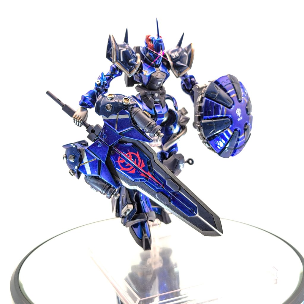 一番やりたかった好きなギミックはこの分離式のバックパックの大剣と盾の装備です✨️攻撃と防御を両立させるための装備(ヴィーダーシュプルフ装備)です!なんかミキシングをしてると最終的にデカイ大剣を担ぎたくなってしまうんです☺️