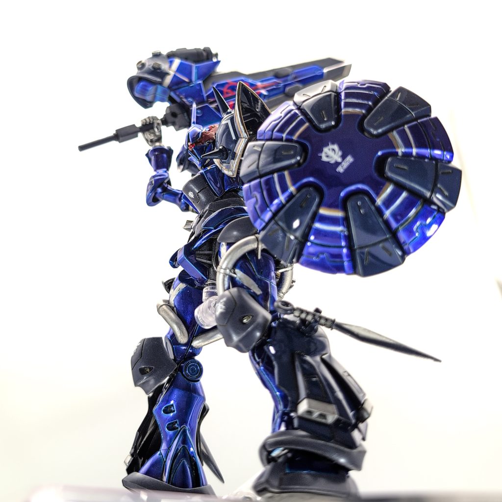 下からの煽りで1枚撮りました!ピント上手くやれていないのはご容赦頂けたらと思います✨️初めてのキャンディ塗装でしたが、自分の中で今後の製作のためのスキルになったと感じれたのでやって良かったと思いました✨️しょっちゅうしたいとは思いませんが笑